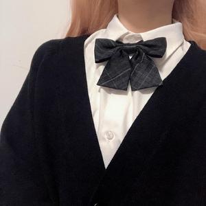 沦为军妓被扒开双腿玩弄
